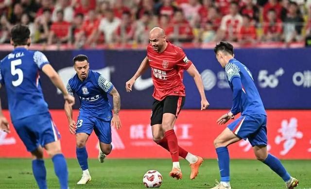 包含马德里双雄对决，焦点战再次上演，掌声雷动的词条