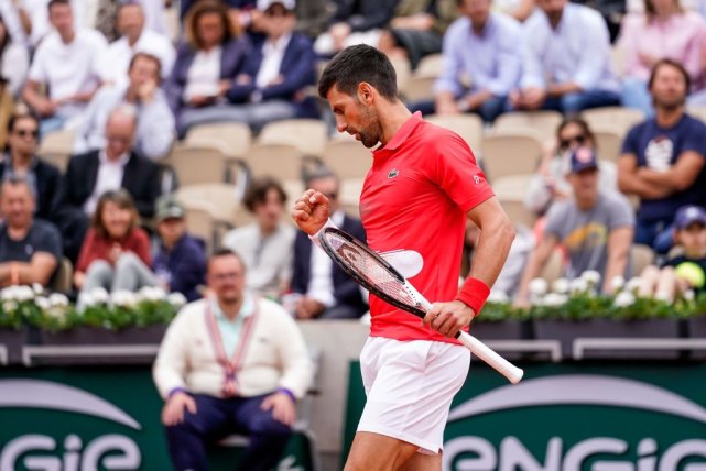 CLG翻盘NS，Tarzan拿下关键大龙激烈交锋八强赛，强势挺进下一轮