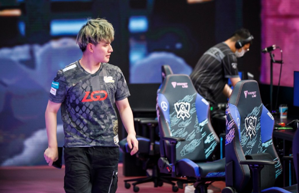 LGD力克FPX,Deft极限生还后反打焦点之战淘汰赛,强势挺进下一轮的简单介绍 LGD力克FPX,Deft极限生还后反打焦点之战淘汰赛,强势挺进下一轮的简单介绍