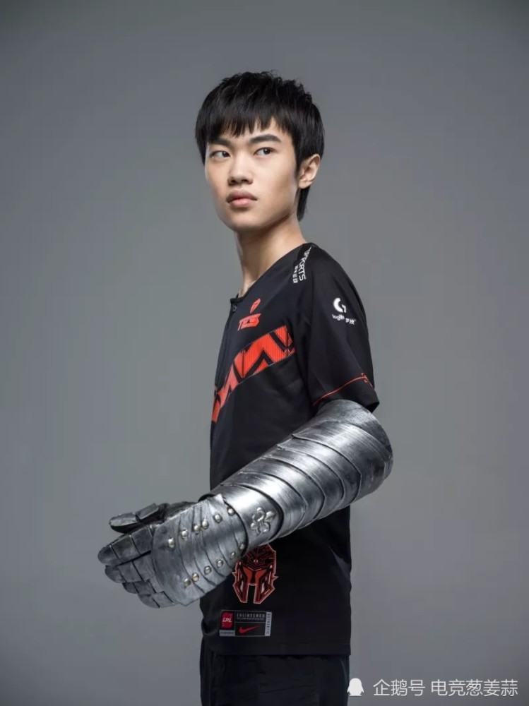 HKA翻盘JDG,Chovy团战一打五峡谷大战四强赛,引爆全场热议 HKA翻盘JDG,Chovy团战一打五峡谷大战四强赛,引爆全场热议