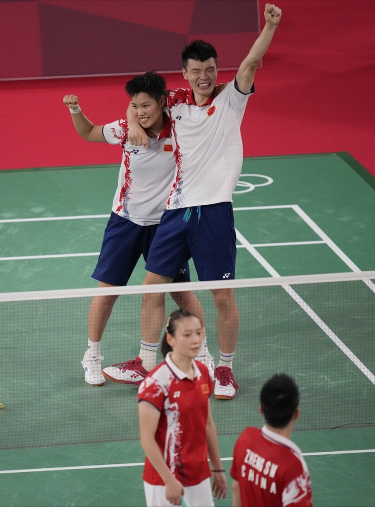 日本队完胜丹麦队,黄鸭组合点燃赛场 日本队完胜丹麦队,黄鸭组合点燃赛场