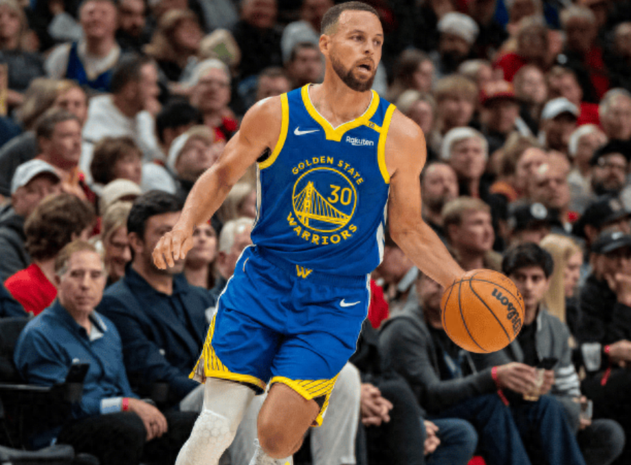 勇士翻盘雷霆，库里高光表现